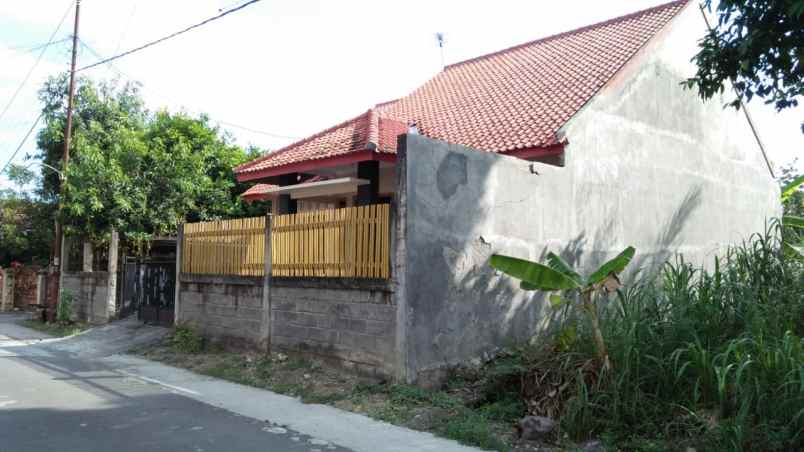 dijual rumah giripeni