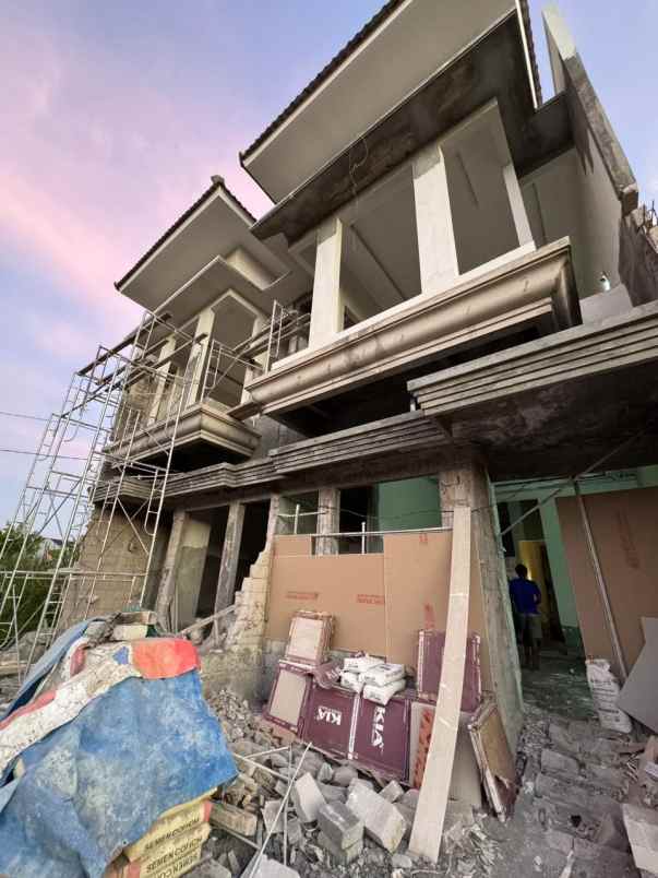 dijual rumah green lake wonorejo