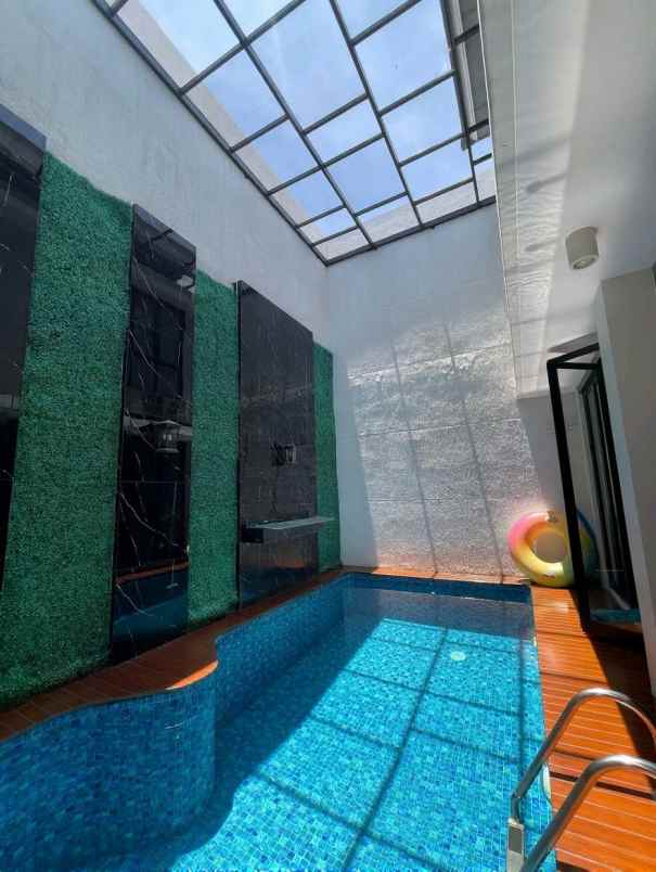 dijual rumah greenlake