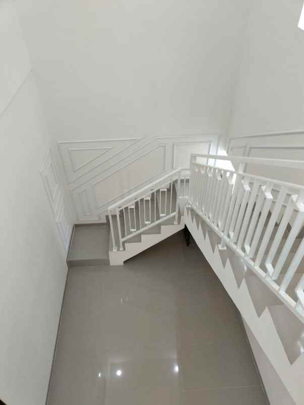 dijual rumah harapan indah