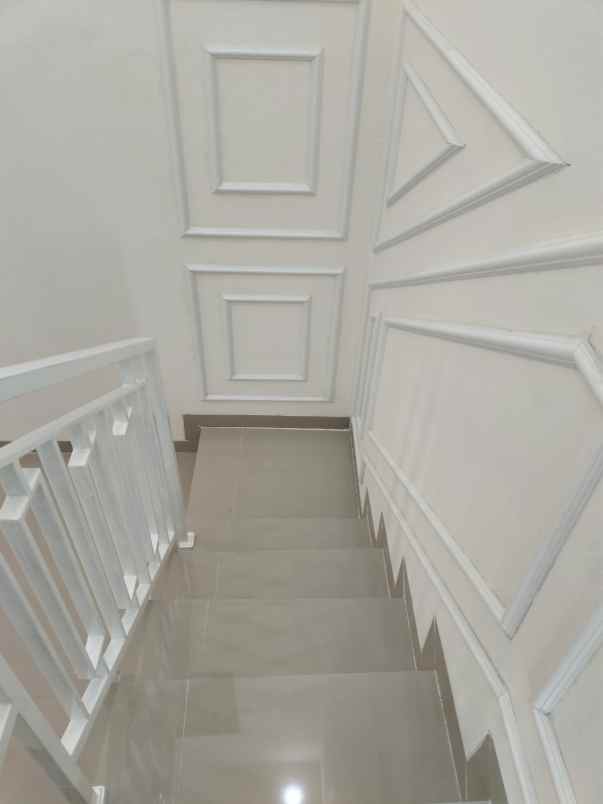 dijual rumah harapan indah