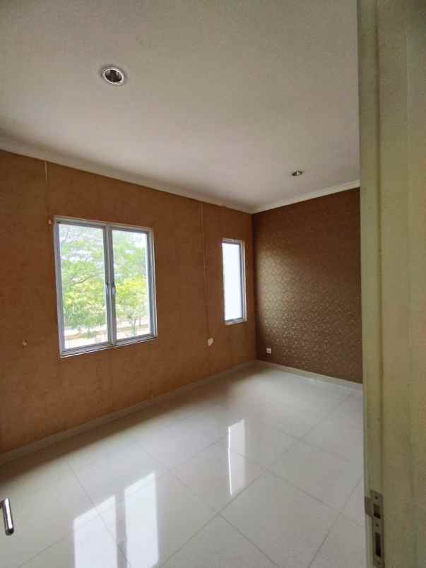 dijual rumah jakarta garden city