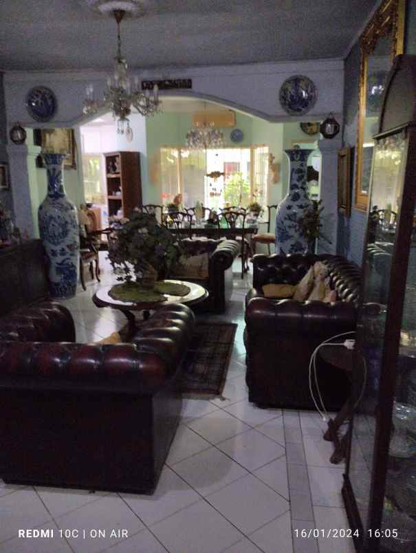 dijual rumah jalan angsana raya bsd
