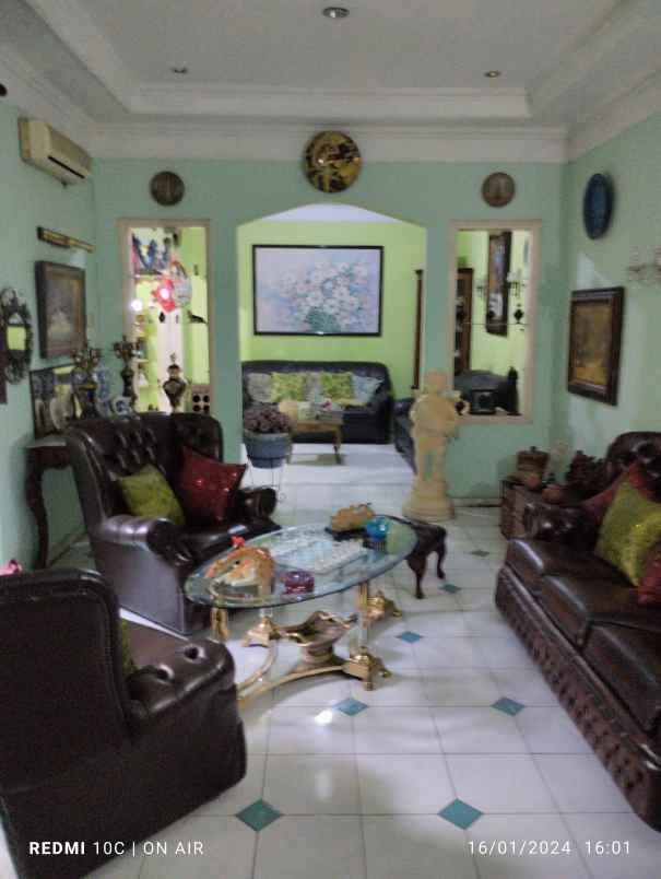 dijual rumah jalan angsana raya bsd