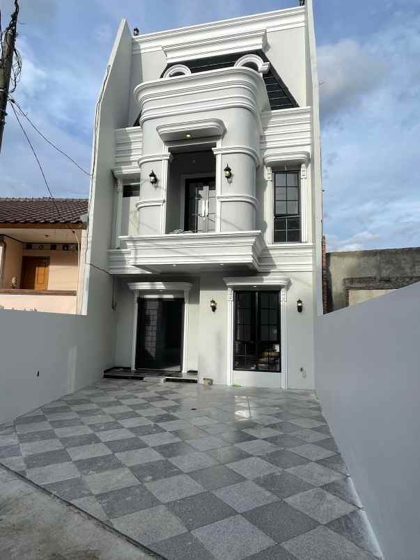 dijual rumah jalan benda ciganjur