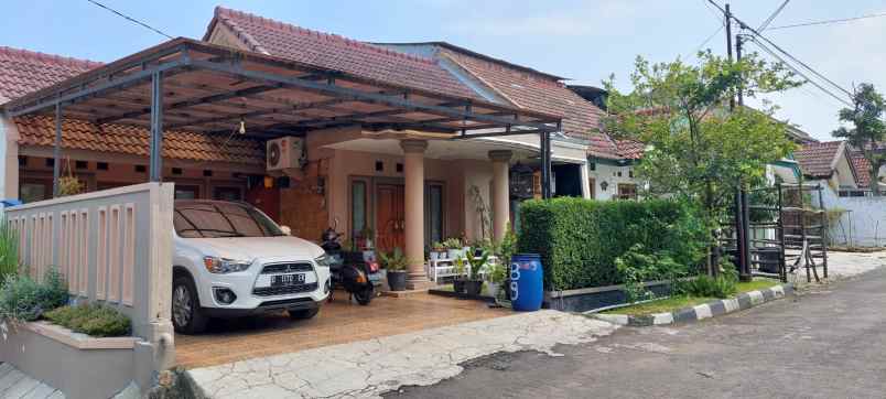 dijual rumah jalan borobudur