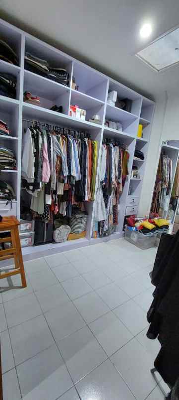 dijual rumah jalan borobudur