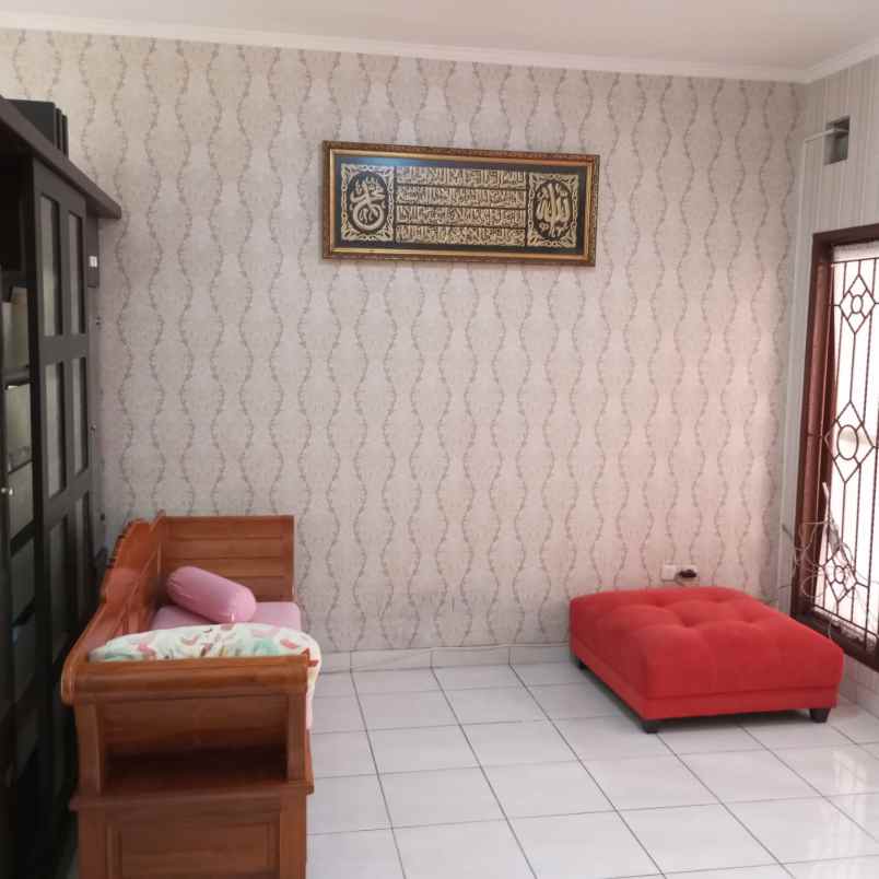dijual rumah jalan cipagalo girang