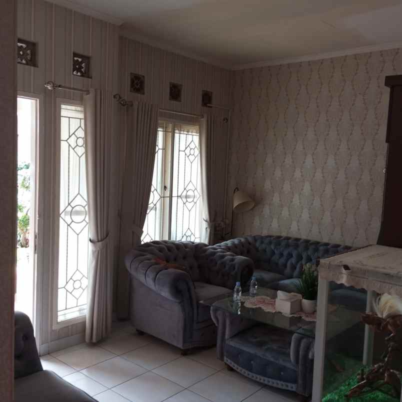 dijual rumah jalan cipagalo girang