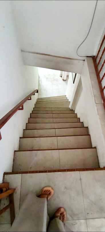 dijual rumah jalan dwikora 2 jalan