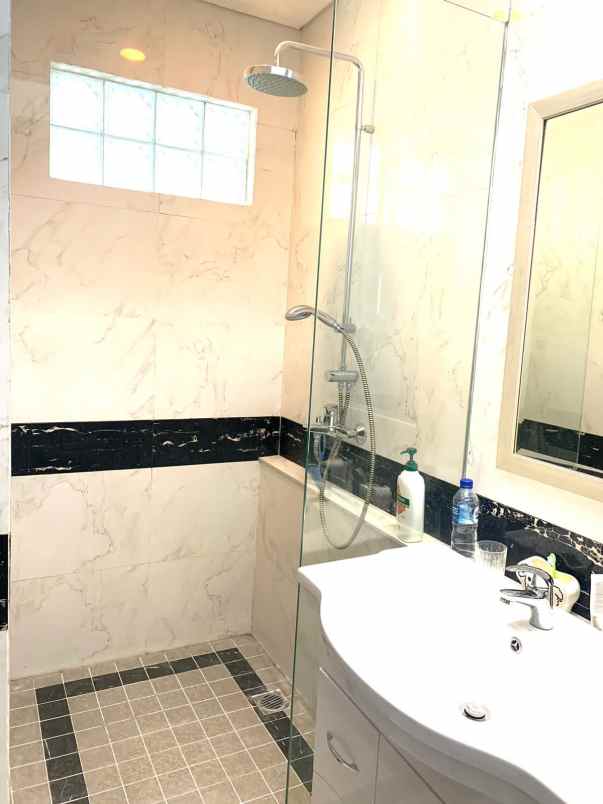 dijual rumah jalan gunung salak