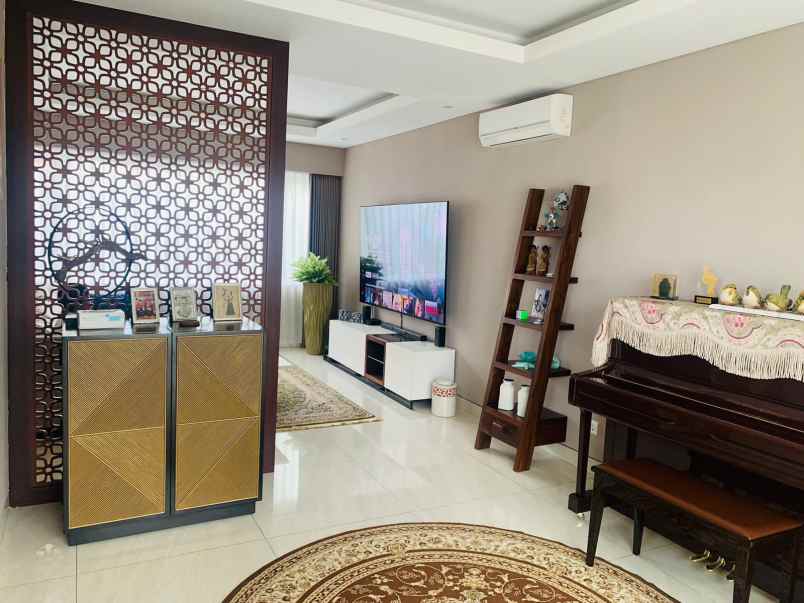 dijual rumah jalan gunung salak