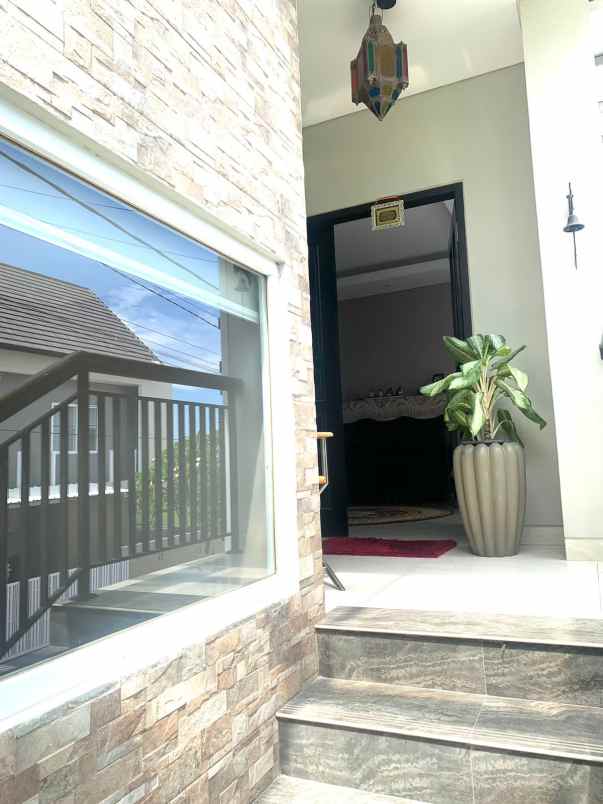 dijual rumah jalan gunung salak