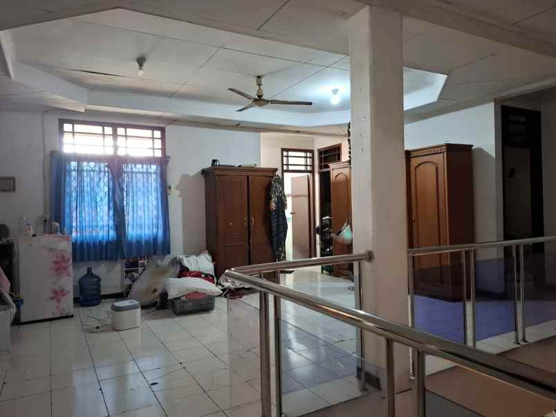 dijual rumah jalan madrasah duren sawit
