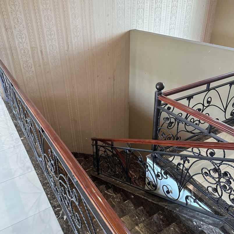 dijual rumah jalan margorejo indah