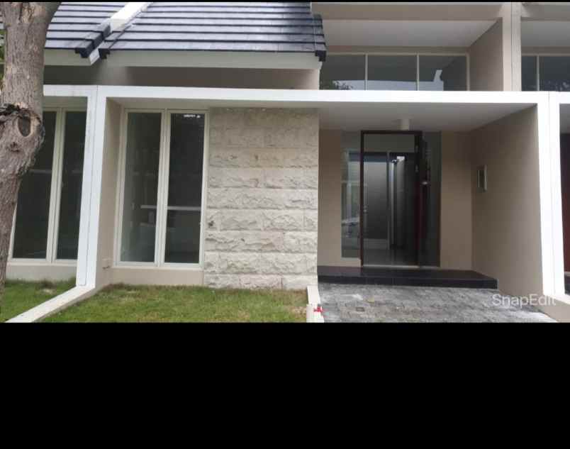dijual rumah jalan north west park
