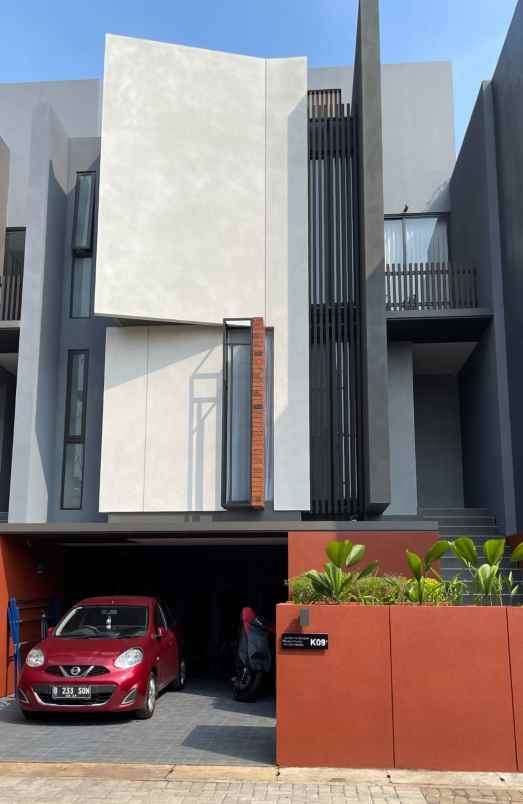 dijual rumah jalan raya bintaro