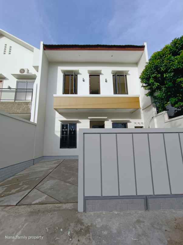 dijual rumah jalan raya bintaro