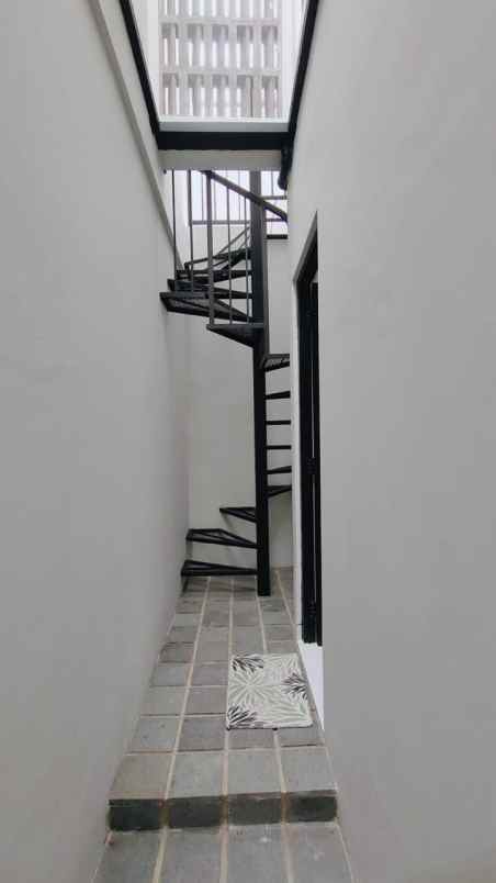 dijual rumah jalan raya bintaro jaya