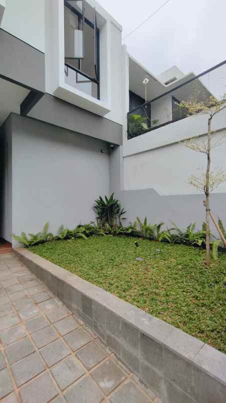 dijual rumah jalan raya bintaro jaya