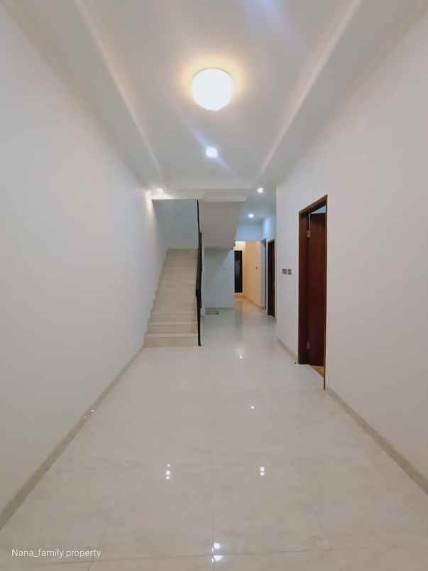 dijual rumah jalan raya kembangan joglo