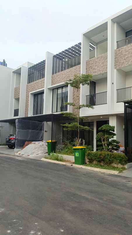 dijual rumah jalan raya kembangan puri