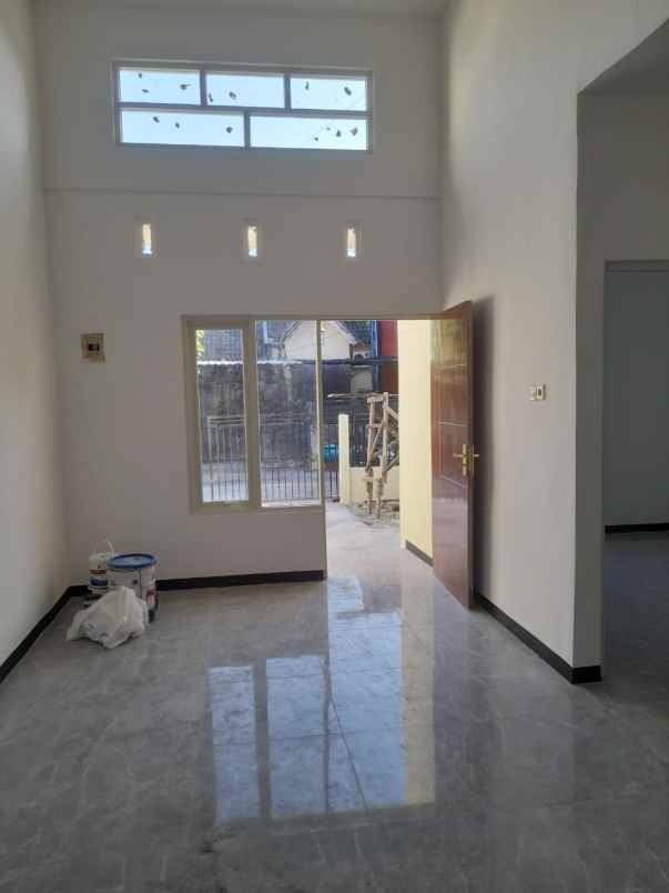 dijual rumah jalan raya krian sidoarjo