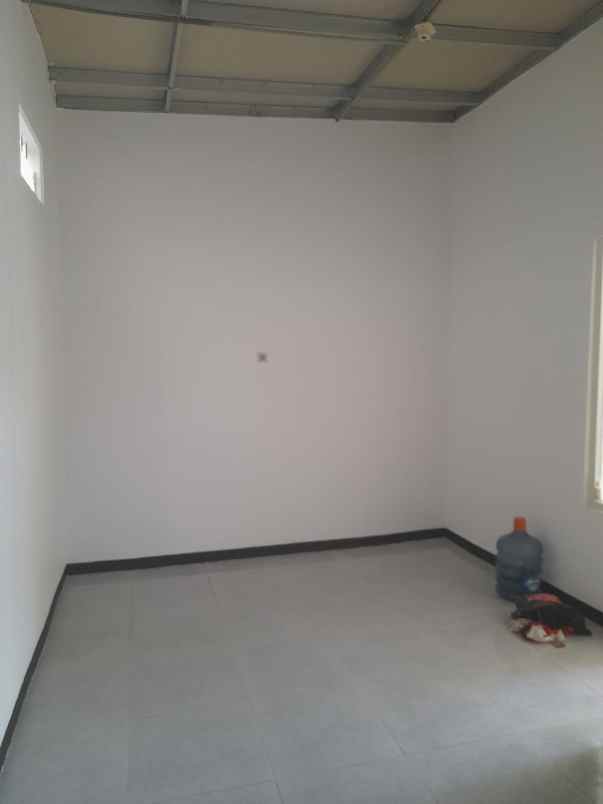 dijual rumah jalan raya krian sidoarjo