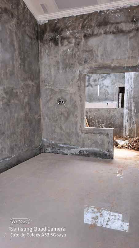 dijual rumah jalan raya lubang buaya