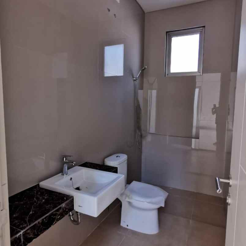 dijual rumah jalan raya menganti