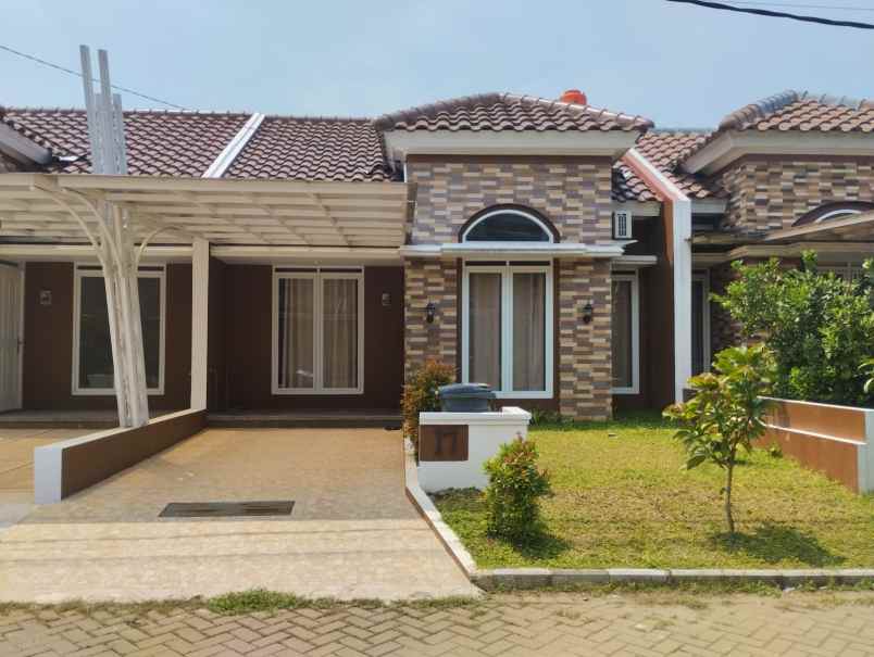 dijual rumah jalan raya percobaan puspa