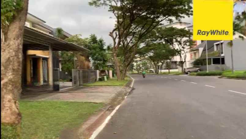 dijual rumah jalan royal residence