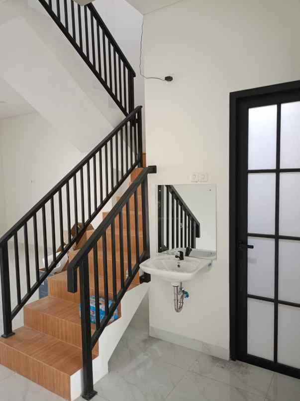 dijual rumah jalan wonorejo selatan