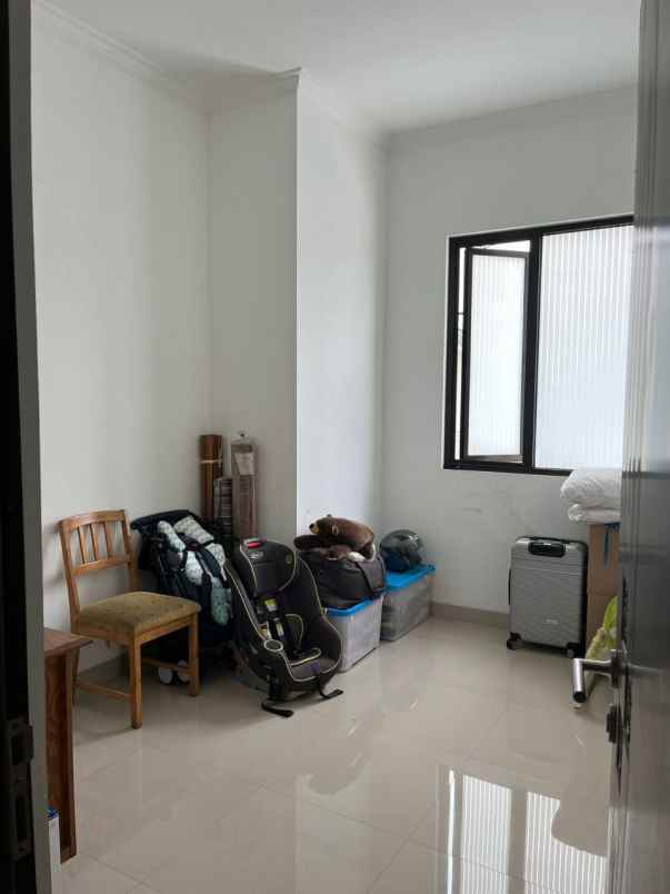 dijual rumah jatiasih