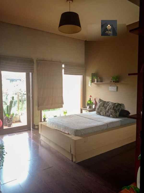 dijual rumah jl antapani buah batu