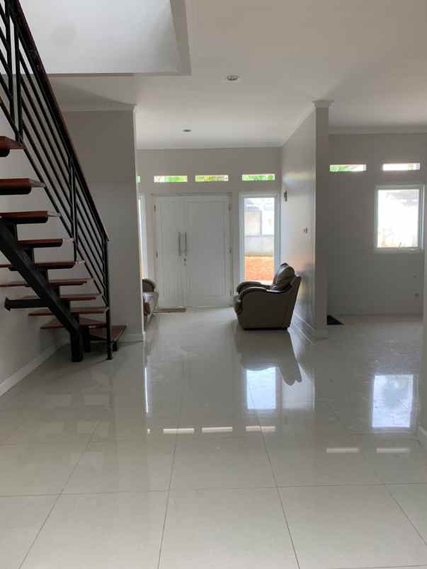 dijual rumah jl asri kavling deplu