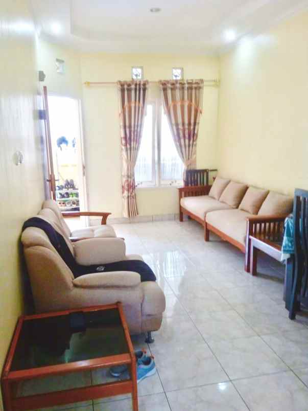 dijual rumah jl bukit sariwangi bandung