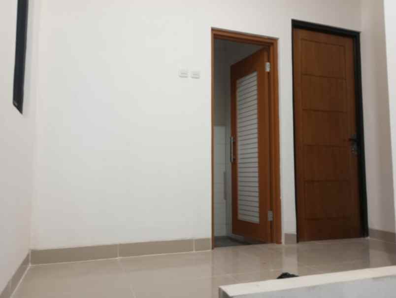 dijual rumah jl cijantung pasar rebo