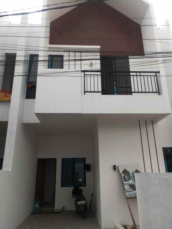 dijual rumah jl cijantung pasar rebo