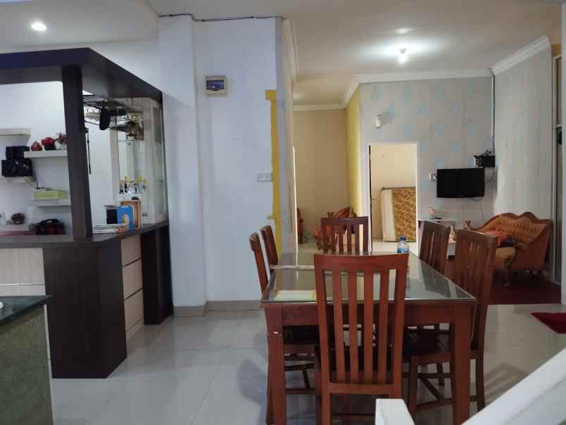 dijual rumah jl delima perum cluster