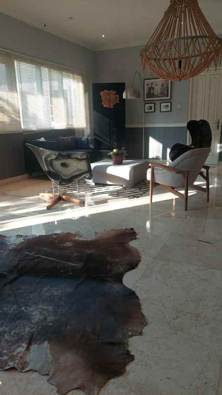 dijual rumah jl dempo kebayorn baru jakarta selatan