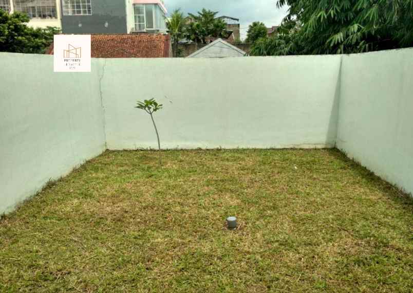 dijual rumah jl griya pos giro cinunuk