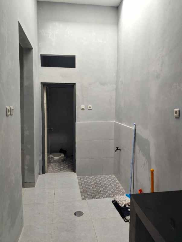 dijual rumah jl h sapri pondok aren