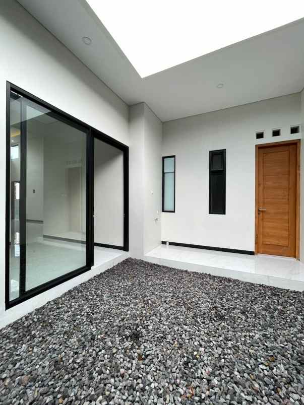 dijual rumah jl kaliurang km 13