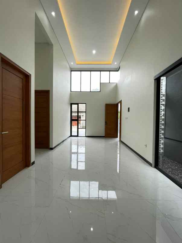 dijual rumah jl kaliurang km 13