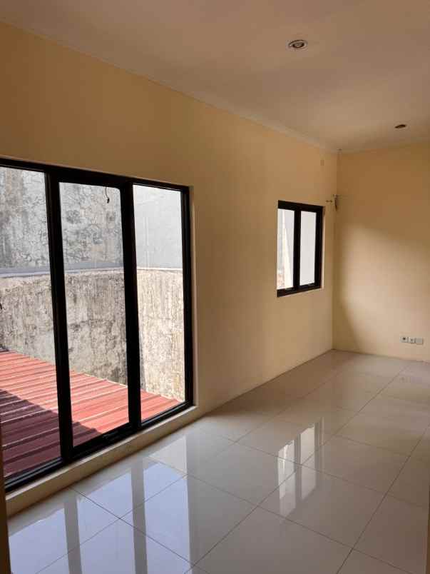 dijual rumah jl kh abdullah sindangbarang