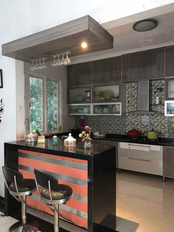 dijual rumah jl komplek kemang pratama