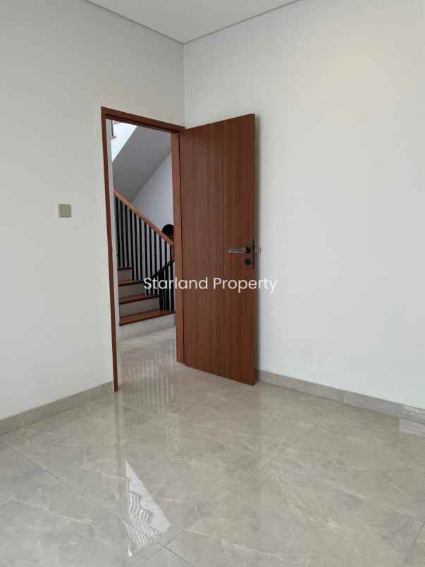 dijual rumah jl kucica bintaro jaya