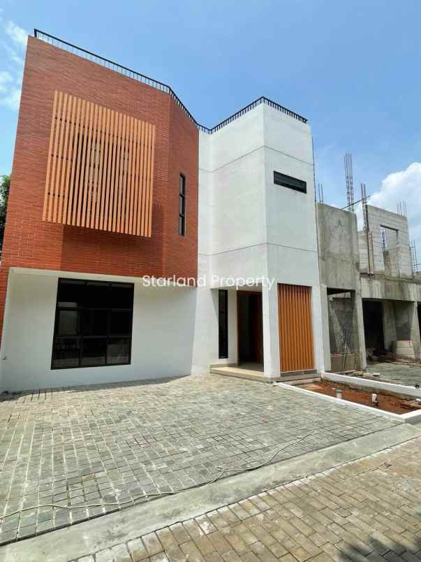 dijual rumah jl kucica bintaro jaya