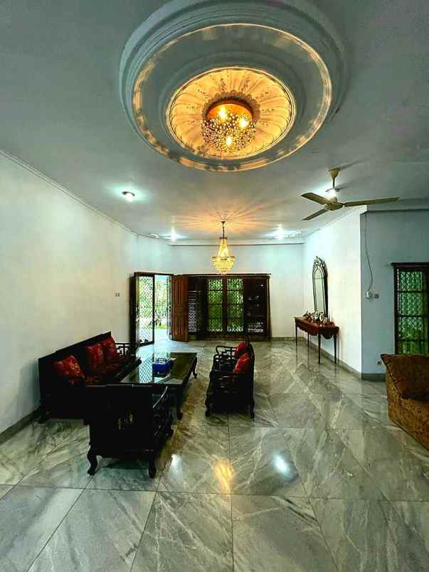 dijual rumah jl m saidi